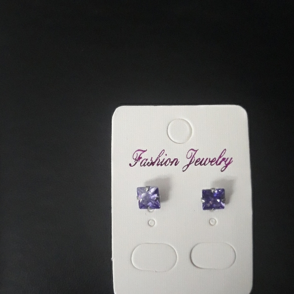 Stainless 316L Tanzanite earrings 5mm - Picture 1 of 2